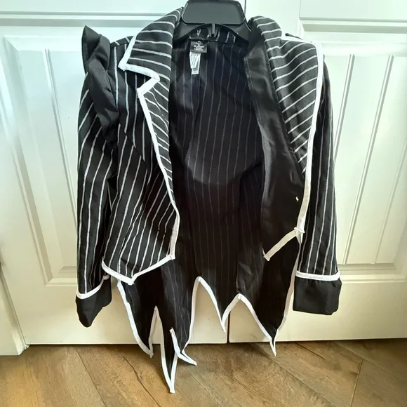 Stylish Black and White Women's Jacket - Picture 1 of 2